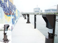 ���{���s